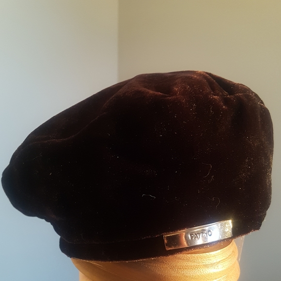 Black Beret with plate reading ”PATTYO” - Picture 4 of 9